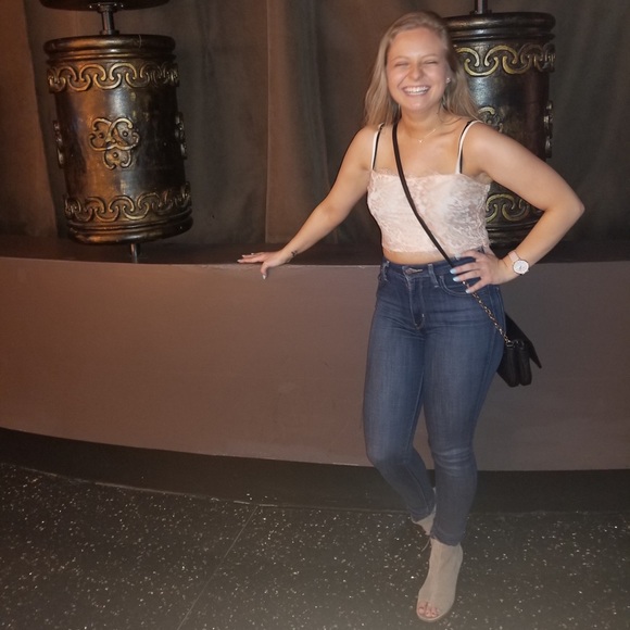 Meet Jennifer - Picture 3 of 7